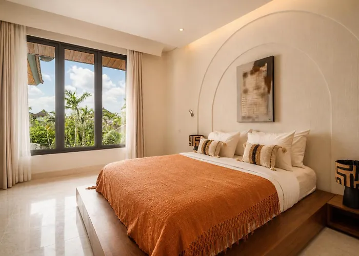 Chic 4-br Ac In Seminyak, 5 Mins Семиньяк