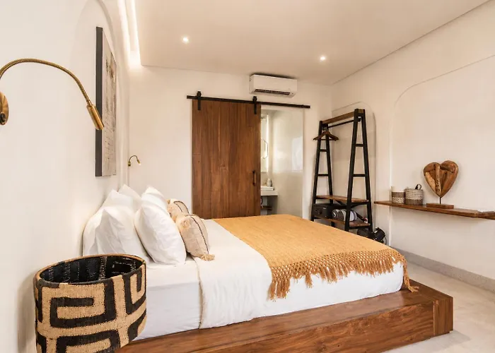 Chic 4-Br Villa In Central Seminyak, Beach 5 Mins ヴィラ スミニャック