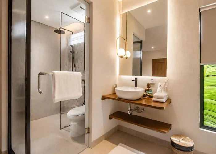 Вилла Chic 4-br Ac In Seminyak, 5 Mins *