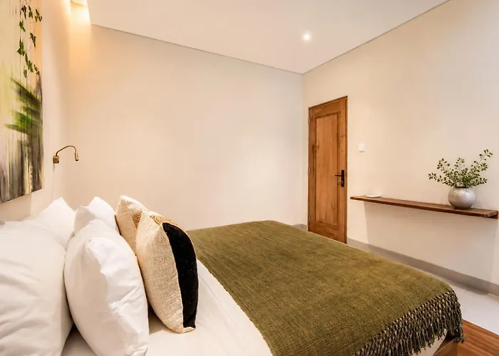 Вилла Chic 4-br Ac In Seminyak, 5 Mins *