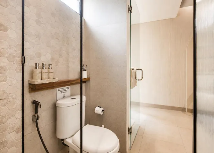 Chic 4-br Ac In Seminyak, 5 Mins Вилла *