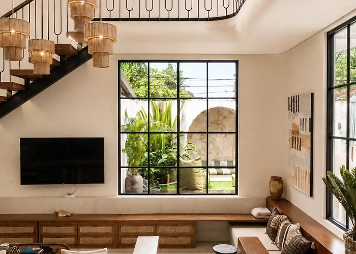 Вилла Chic 4-br Ac In Seminyak, 5 Mins Семиньяк