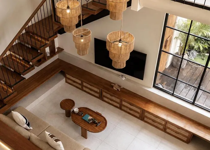 Chic 4-br Ac In Seminyak, 5 Mins Seminyak
